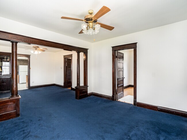 Building Photo - 121 Davis Ave