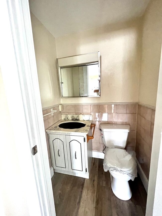 Building Photo - Mt Washington, 2 Bed 1.5 Bath House with Parking, A/C, Patio and More!