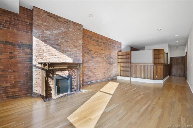 Building Photo - 1 Linden Pl