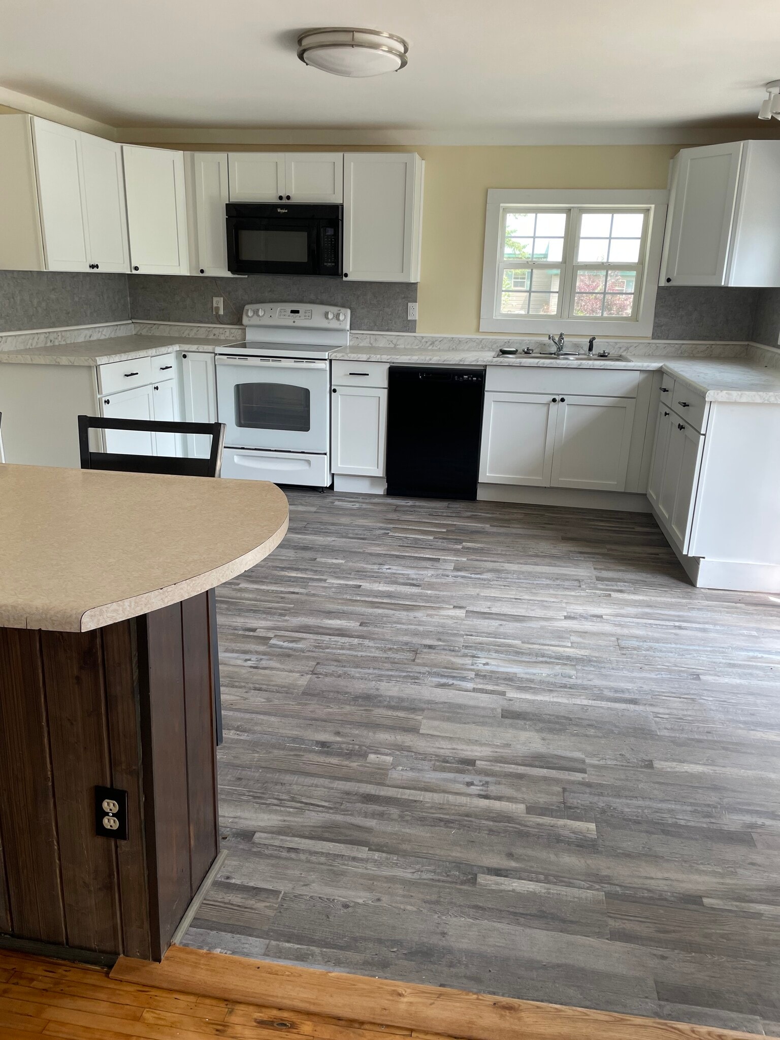 Kitchen - 224 1st St