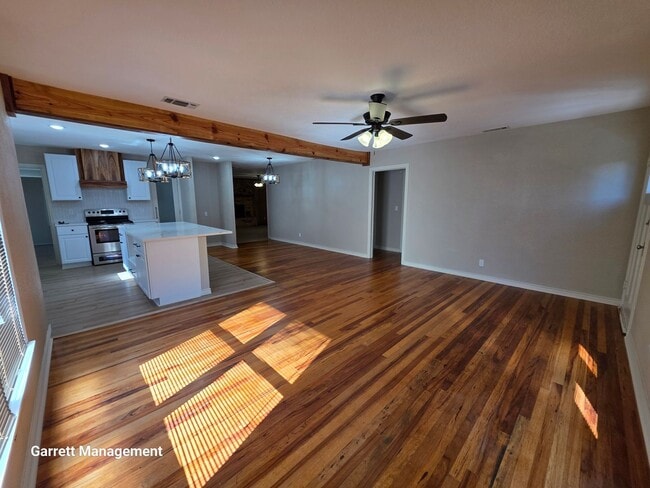 Building Photo - 3/2 Remodeled Home in Lampasas