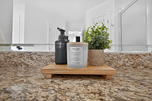 Building Photo - 1505 Wentworth St