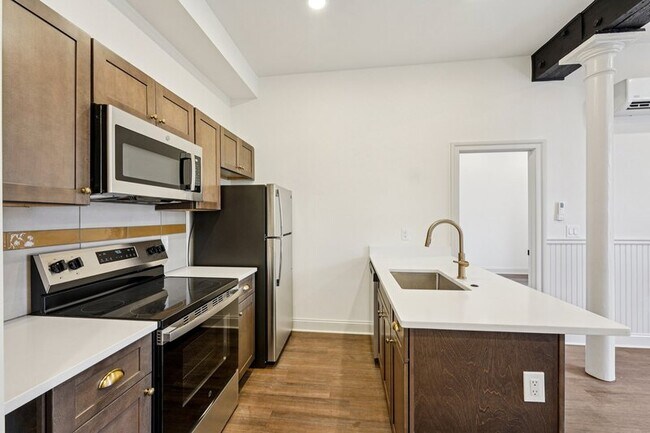 Building Photo - 401 Martin St