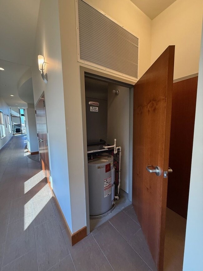 Building Photo - Blue Earth One Bedroom For Lease