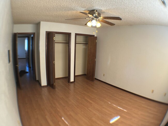 Building Photo - Spacious 4 bedroom home in Continental!