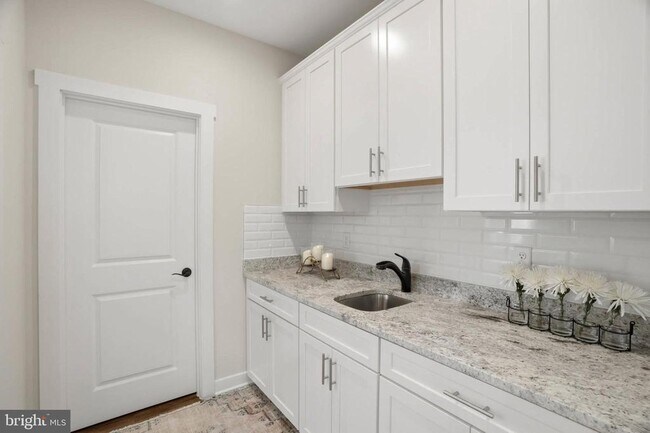 Building Photo - 722 Whitneys Landing Dr