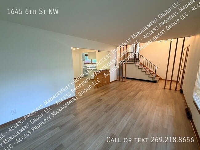 Building Photo - 1645 6th St NW