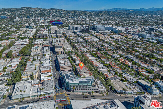 Building Photo - 143 N Arnaz Dr