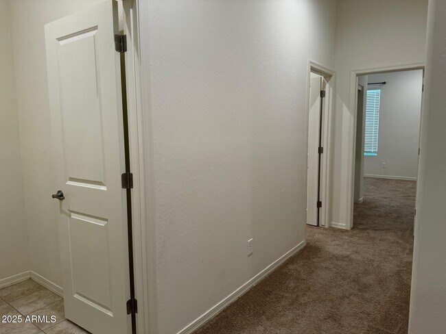 Building Photo - 5526 N 107th Ln