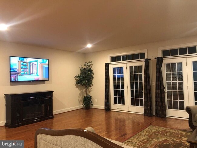 Building Photo - 44388 Foxthom Terrace