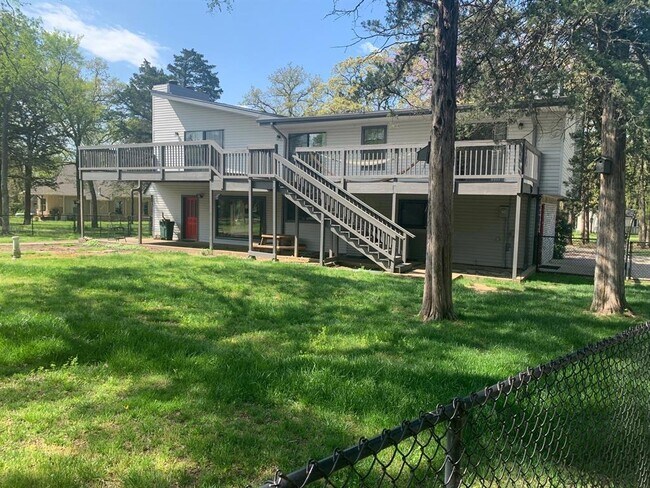 Building Photo - 110 Seminole Cove