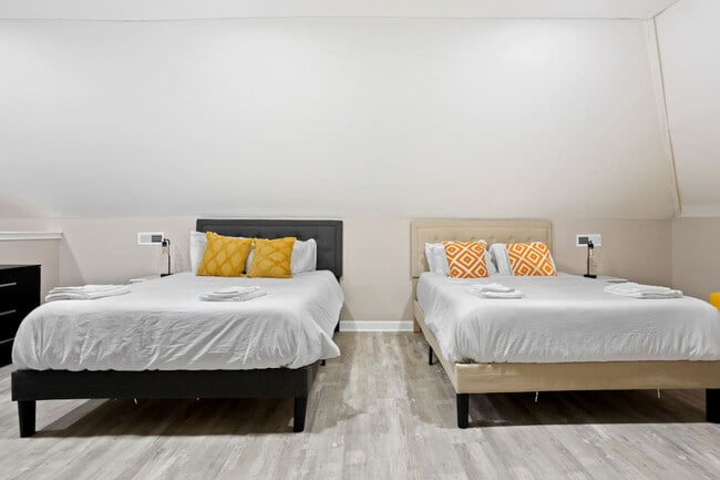 Building Photo - 1523 S East St