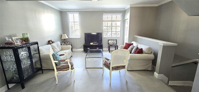 Building Photo - 2945 NE 185th St