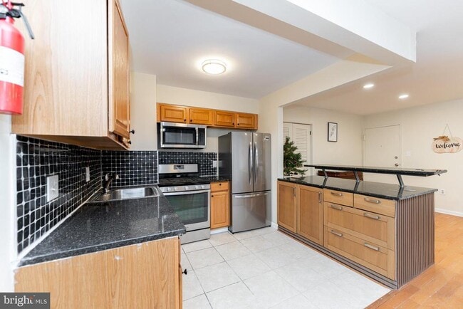 Building Photo - 1832 Metzerott Rd