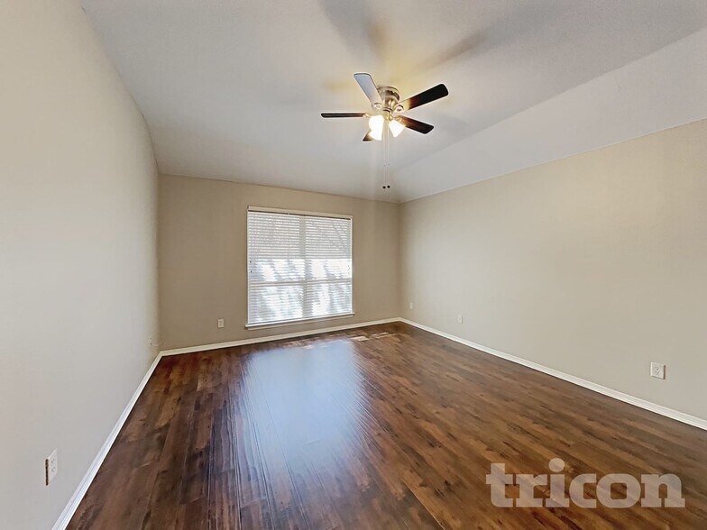 Building Photo - 5004 Saddlehorn Dr