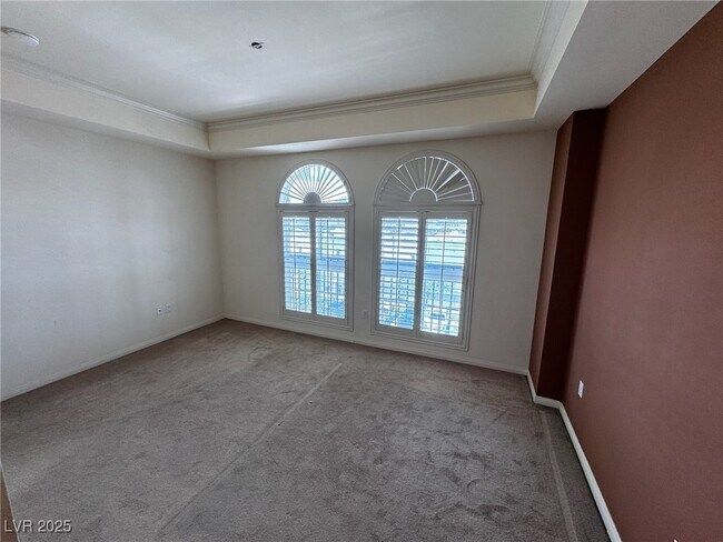 Building Photo - 2405 W Serene Ave