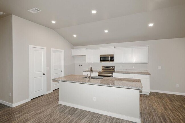 Building Photo - 1536 Montaluse Rd