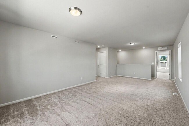 Building Photo - 15065 Iverson Lp SE