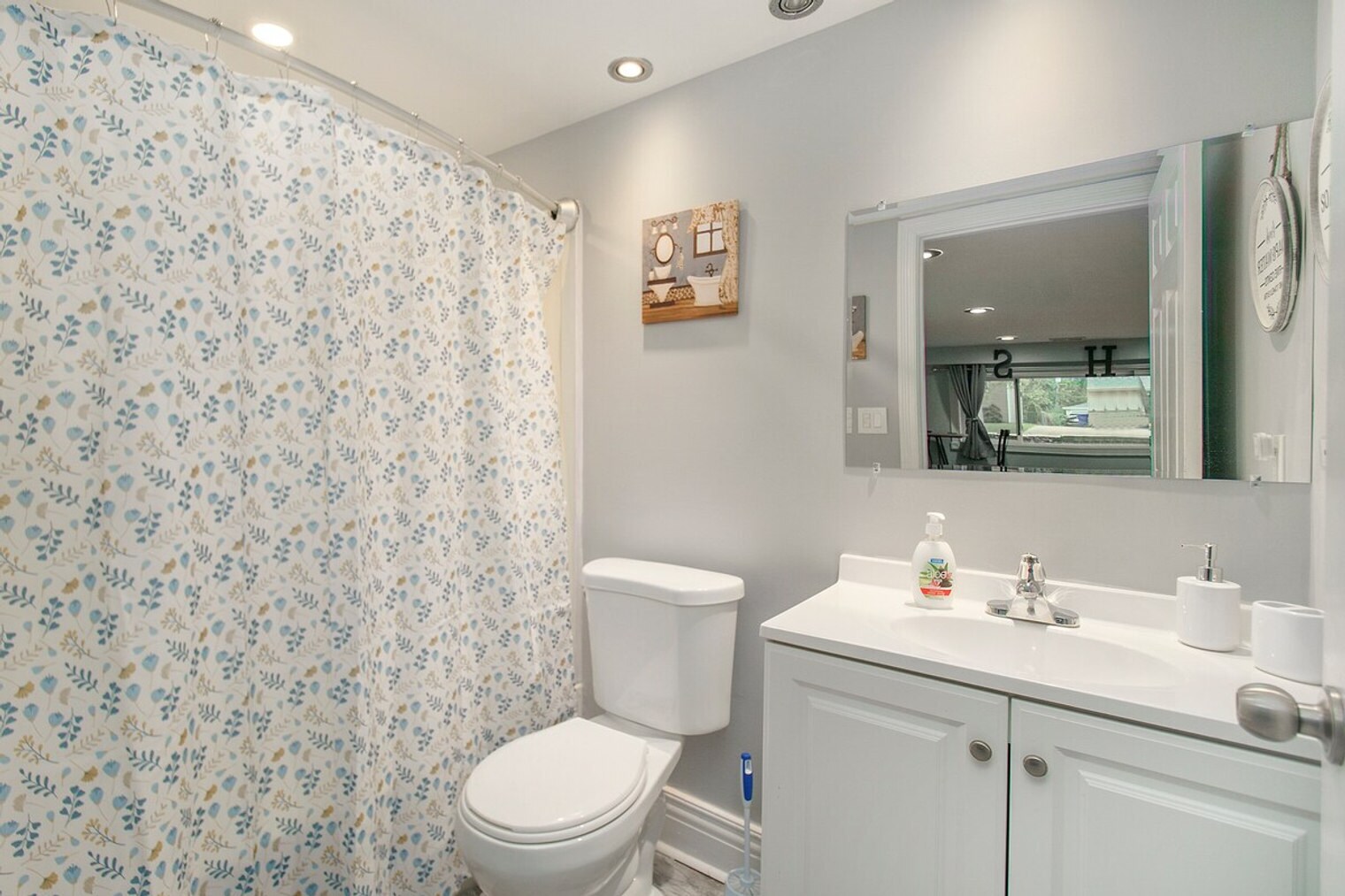 Building Photo - 40 S Main St