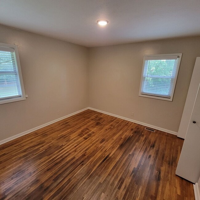 Building Photo - 3/1 Brick Ranch-Algood School Zone-Single ...