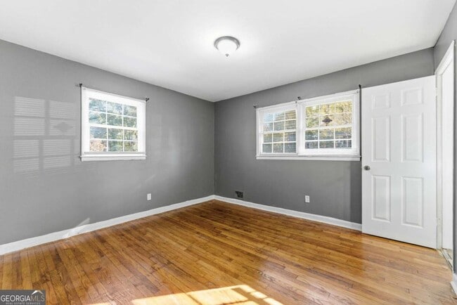 Building Photo - 1961 Valley Ridge Dr SW