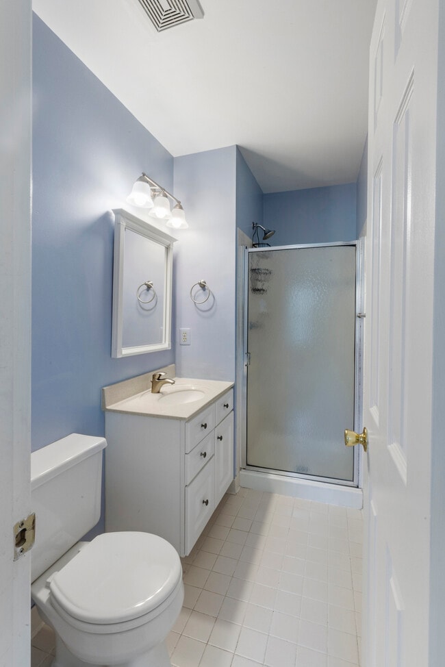 Building Photo - 2056 Griffis Ave