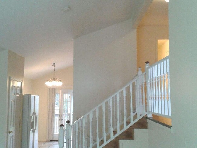 Building Photo - 630 Morningside Dr