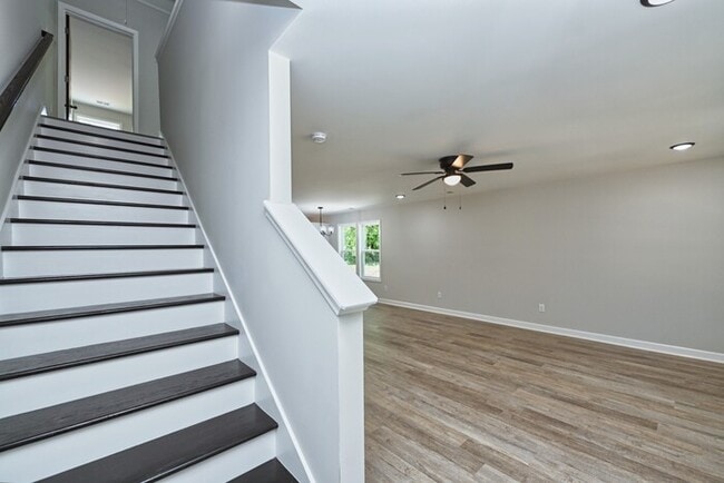 Building Photo - 146 N Trigg Ave