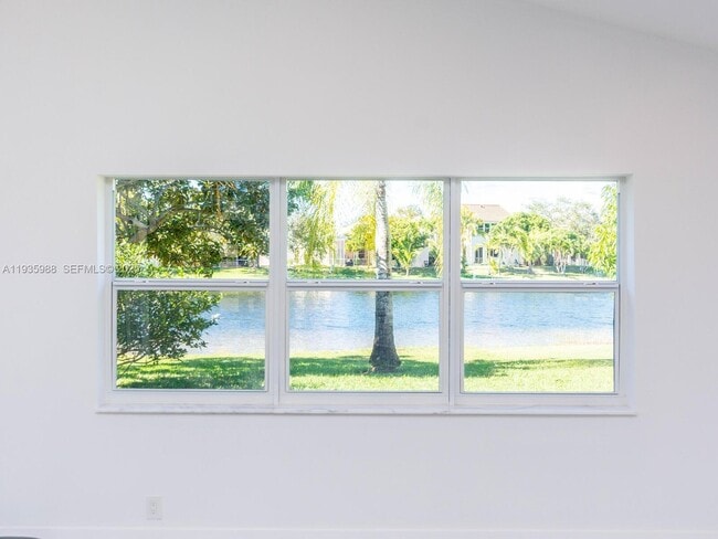 Building Photo - 381 Cameron Dr