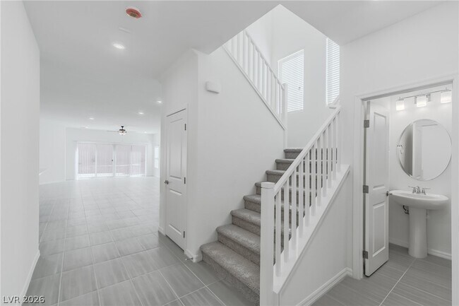 Building Photo - 7685 Vibrant Peak Ave