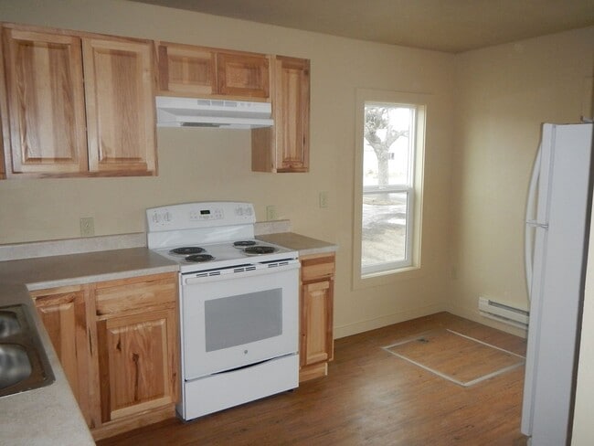 Building Photo - 104 N K St