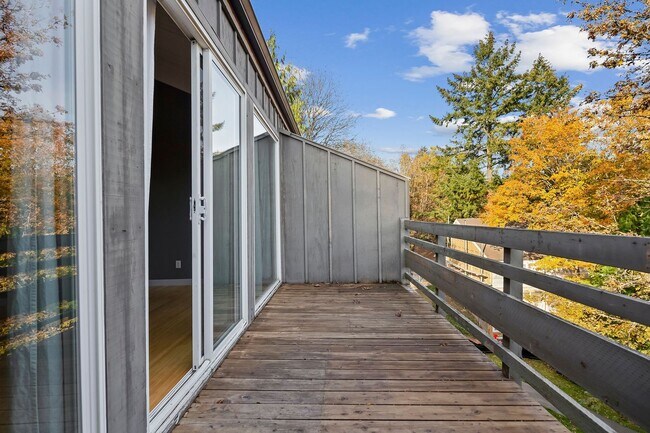 Building Photo - 4Touchstone