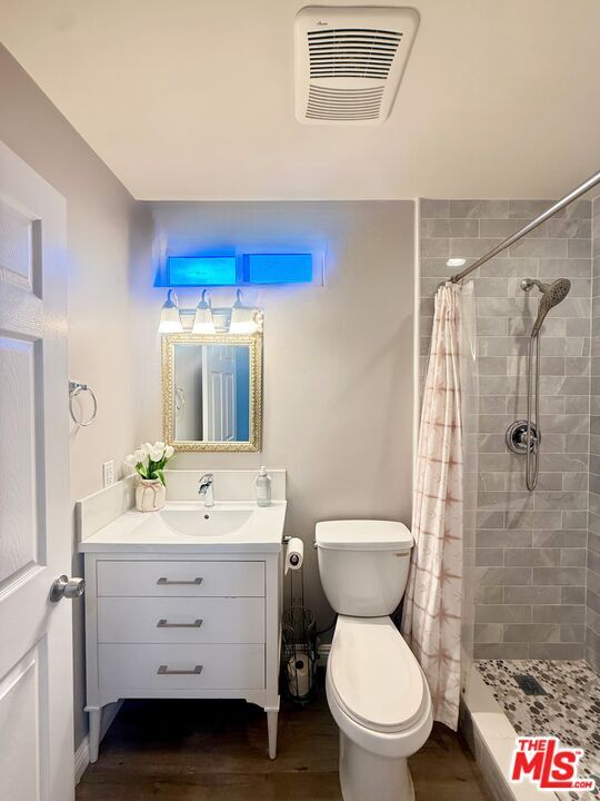 Building Photo - 18002 Collins St