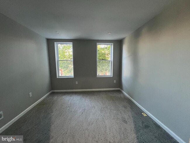 Building Photo - 220 N Montford Ave
