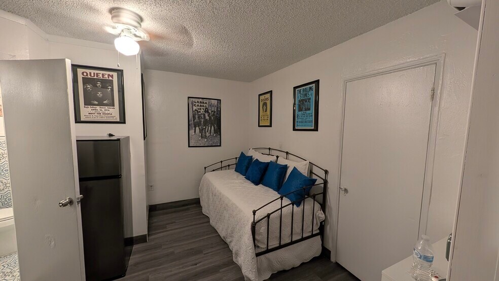 Building Photo - 1906 Rodman St