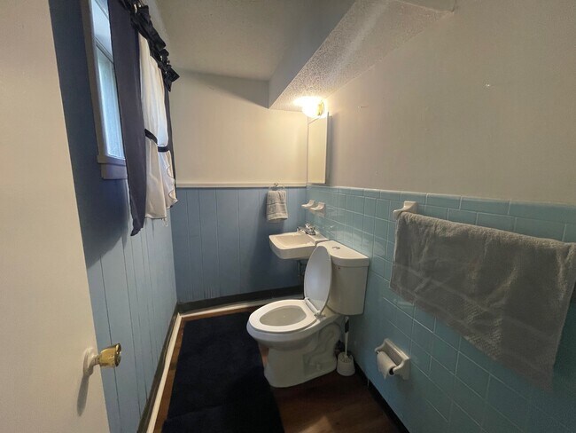 Building Photo - 3614 SW Cerro Vista St