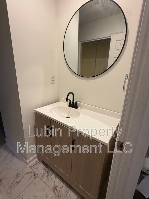 Building Photo - 72 N McLean Blvd