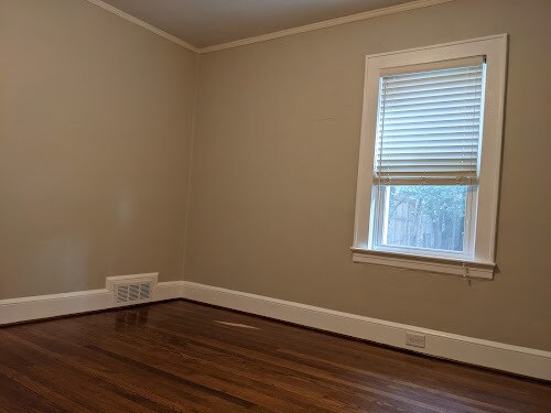 Building Photo - 1245 S Hawthorne Rd