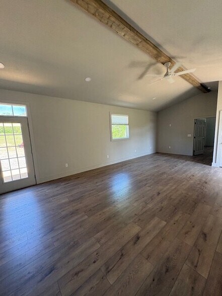 Building Photo - 209 Summit Rd