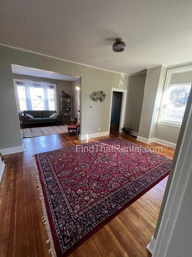 Building Photo - Downtown Carlisle Beautifully Renovated Pe...
