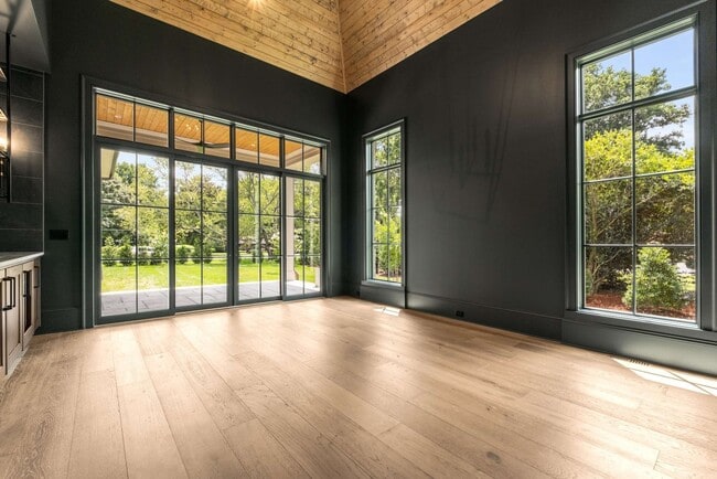 Building Photo - 8115 Devens Dr