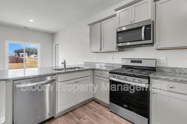 Building Photo - 602 Solar Ct