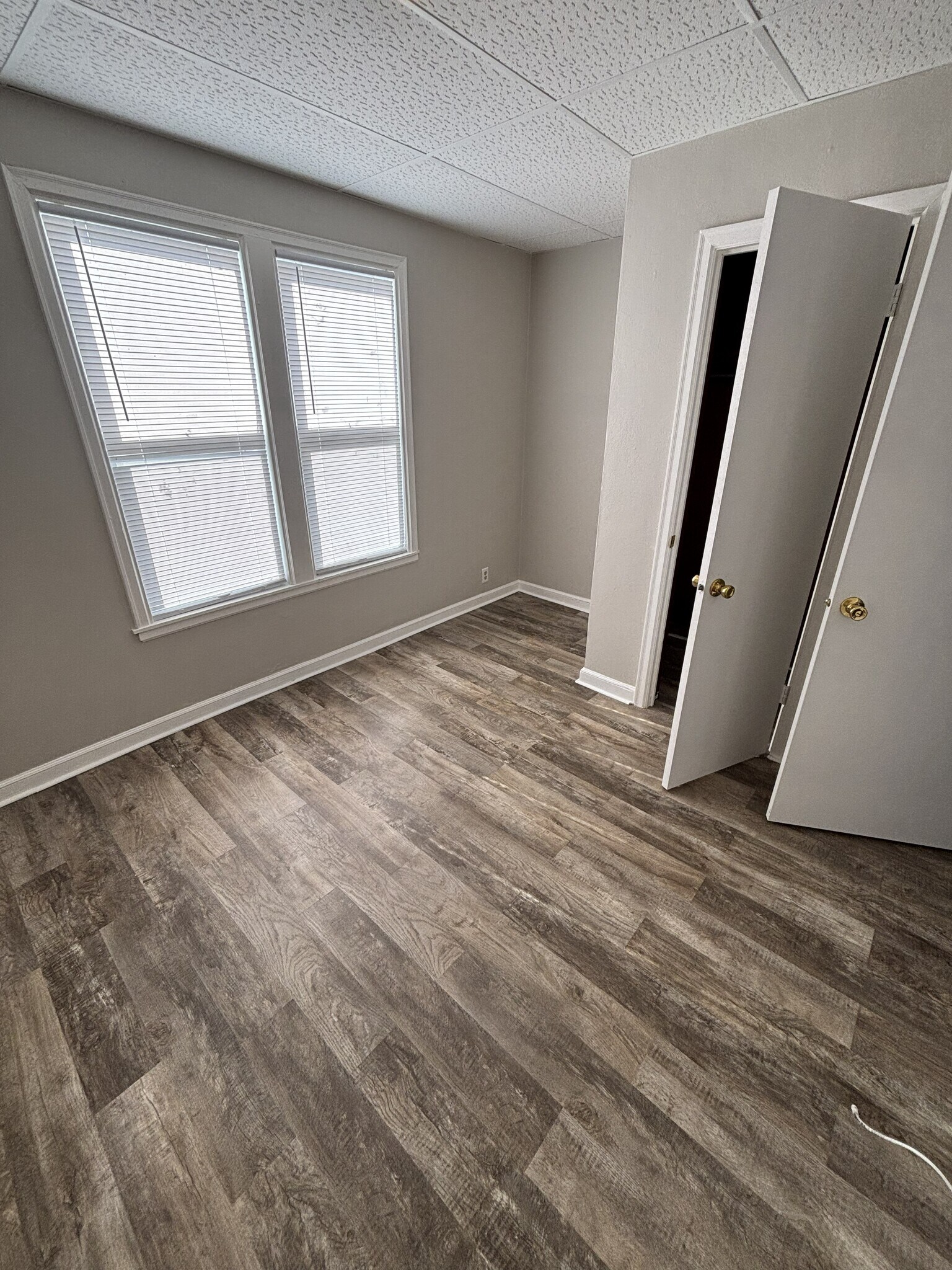 Building Photo - 472 Case Ave