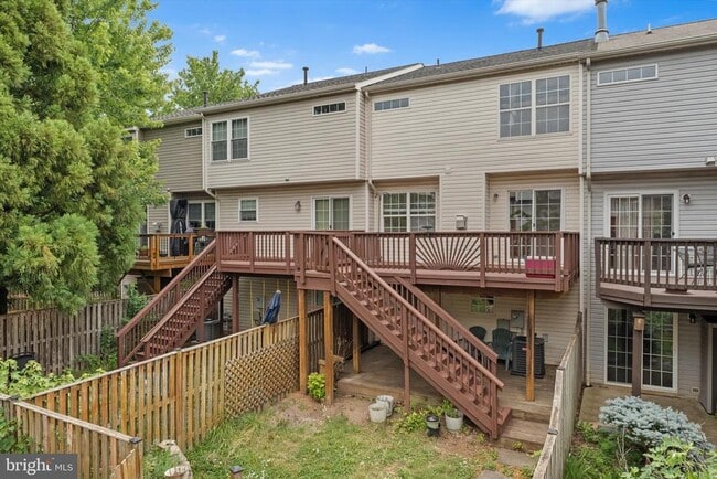 Building Photo - 706 Vanderbilt Terrace SE