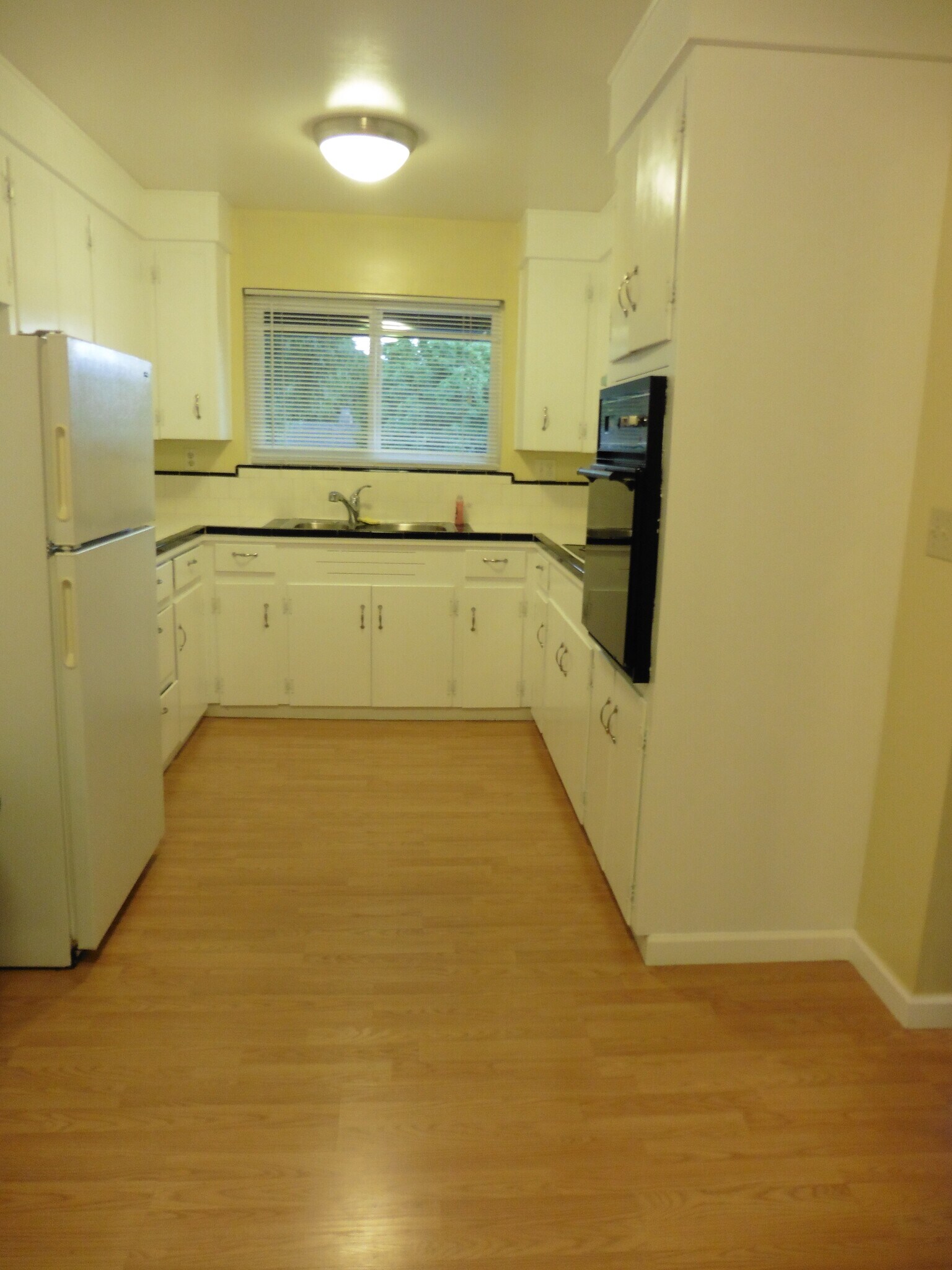 Kitchen - 312 Camille Ct