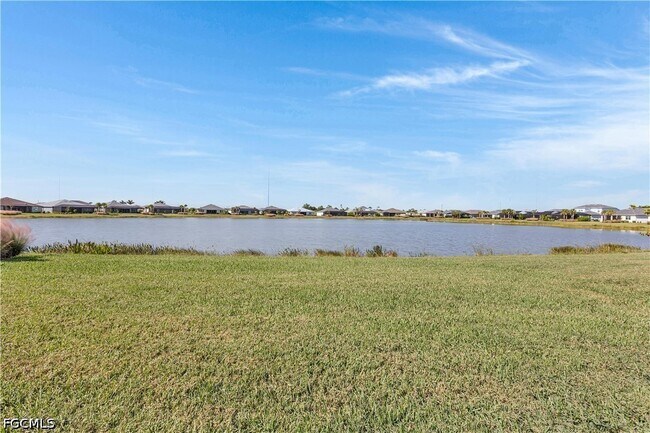 Building Photo - 16056 Shoreline Dr