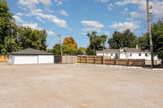 Building Photo - 25365 S Fryer St