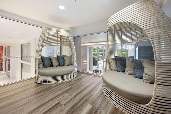 Building Photo - 5500 N Military Trl