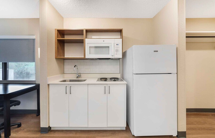 Building Photo - Furnished Studio-Fort Lauderdale - Deerfield Beach