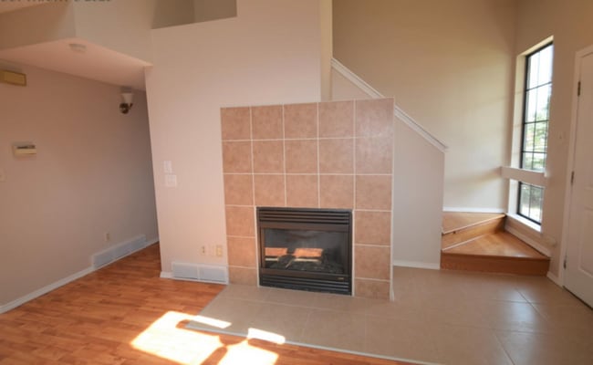 Building Photo - D20 Schools with Open Space Views!